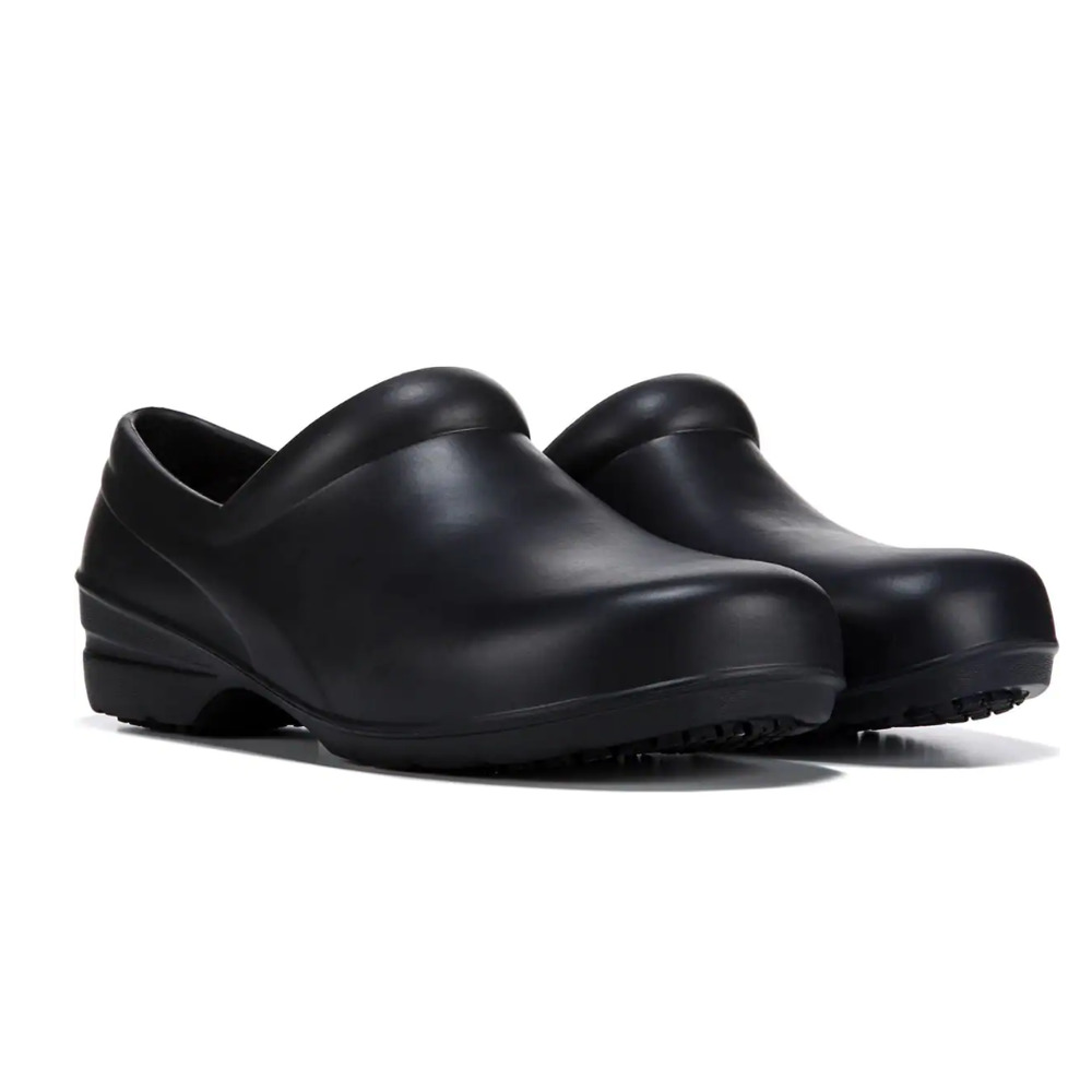 Women's Kris Slip Resistant Clog (size 6)